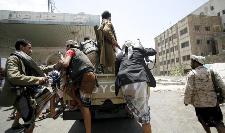 مليشيا الحوثي تحاصر منطقة ارحب وتطالب برأس الشيخ فارس الحباري والاخير يحشد القبائل لمعركة كسر...