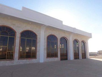 عاجل اليمن : وأخيراً.. حكومة هادي تقرر نقل العاصمة المؤقتة من عدن إلى هذه المدينة اليمنية المحررة وتبدأ بتشغيل مطارها الدولي..! (صور)