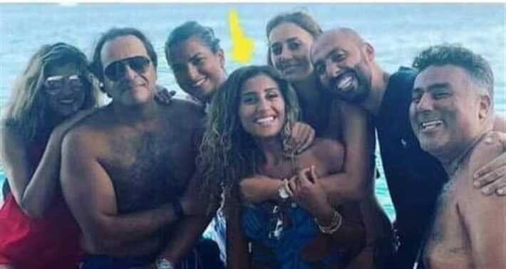 حلا شيحة بالبكيني على شاطيء الجونة