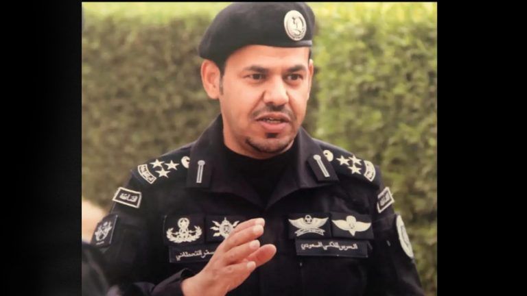 “مجتهد” يفجر مفاجأة بشأن هوية الحارس الجديد للملك سلمان .. وقرابته من ‘‘سعود القحطاني’’ ويكشف عن ترتيبات خطيرة للإطاحة بالملك