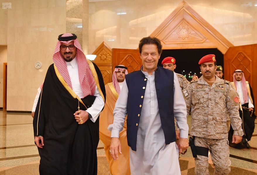 السعودية | رئيس وزراء باكستان يغادر المدينة المنورة