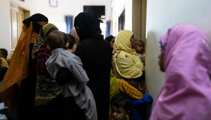ذعر في باكستان بعد إصابة 900 طفل بفيروس نقص المناعة