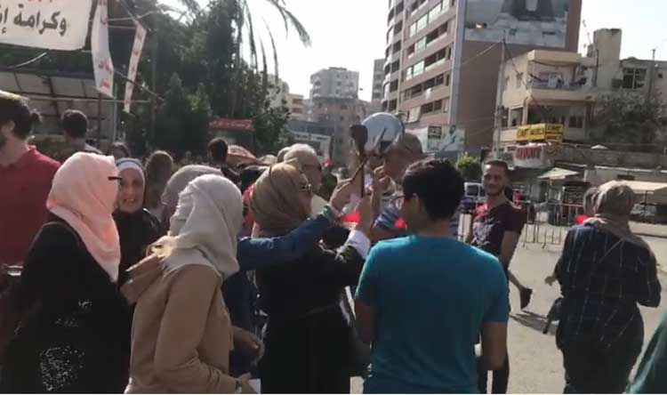 لبنان | مسيرة صامتة في الشوف وفاء لعلاء ابو فخر