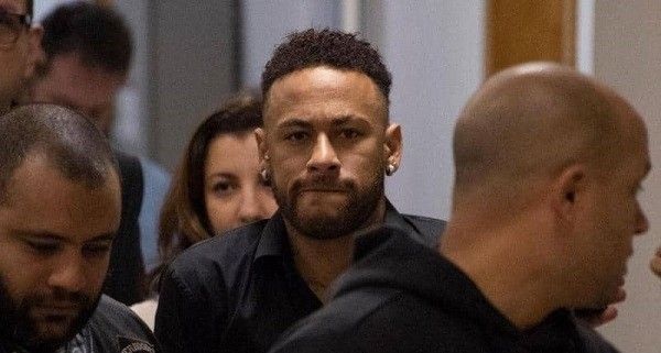 نيمار دا سيلفا يعرض دفع 20 مليون يورو تعويضا عن غلطته