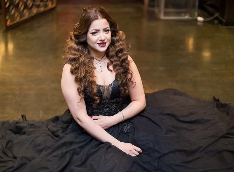 حقيقة انتحار الفنانة منى فاروق