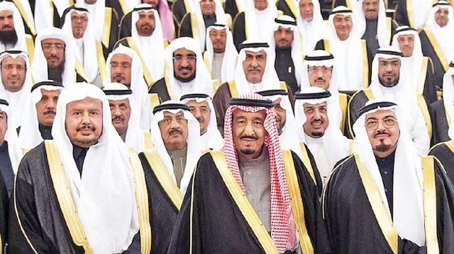 شاهد.. المغرد السعودي الشهير "مجتهد" يفاجئ الجميع ويكشف هذا ما أمر به ترامب ولي العهد السعودي “محمد...