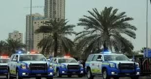 مسن يتحرش بسيدة داخل مصعد في الكويت.. وحينما وصل إلى رقبتها والتفتت إليه كانت المفاجأة مزلزلة!