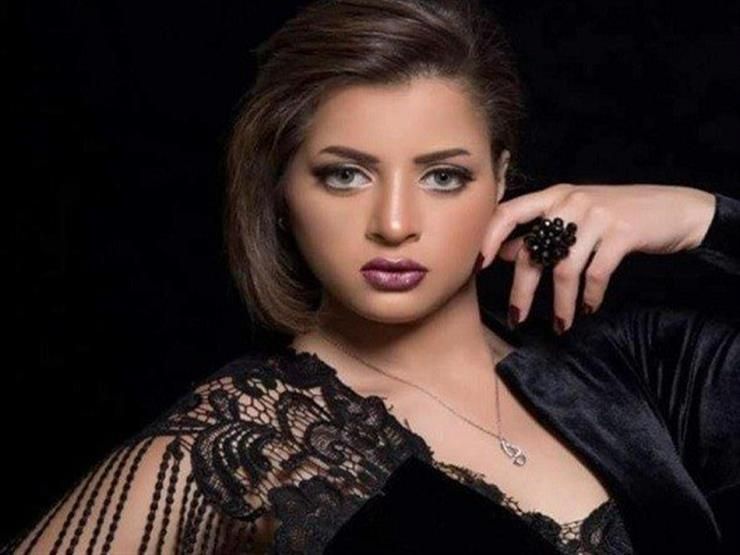 بصورة من المستشفى.. منى فاروق تكشف عن تعرضها لوعكة صحية