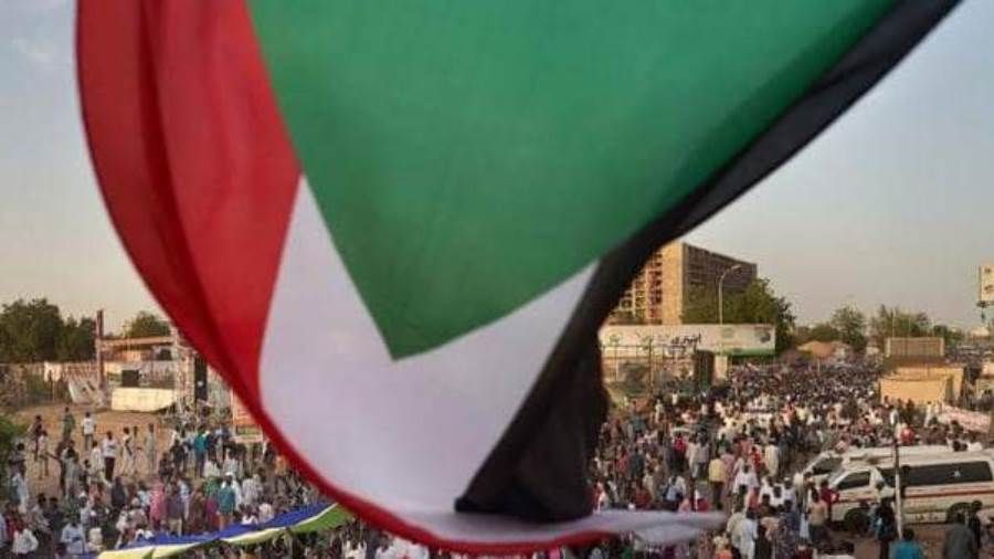 عاجل| أهم أحداث السودان اليوم الخميس.. "الجيش يغلق شارع القيادة وتعليق المفاوضات"
