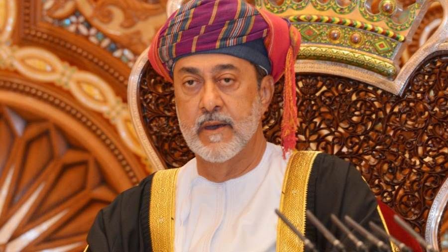 تعرف على حقيقة إلغاء ألقاب سلطان عمان