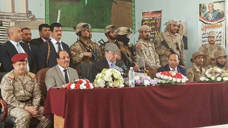 عاجل وهام للغاية : الرئيس هادي والجنرال الأحمر وحزب الإصلاح .. الثلاثي الفتاك في اليمن "تجار الجبهات ومدمرو الشرعية" (تفا صيل من العيار الثقيل ومسلسل السقوط للرئيس)