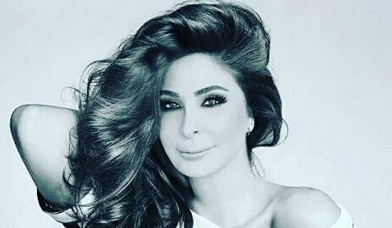 إليسا : ” أشكر ربي كثيرا لعدم زواجي أو إنجابي “