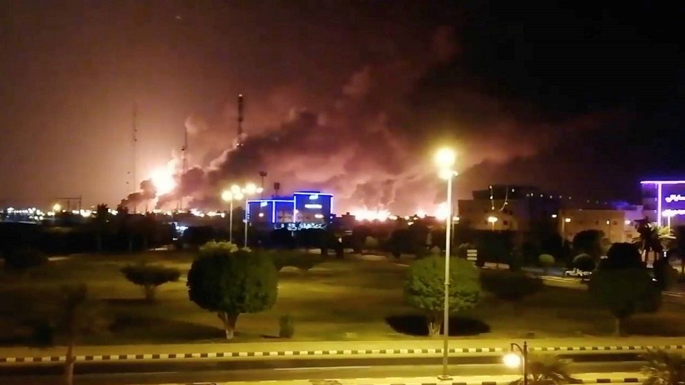 عاجل.. جماعة الحوثي تكشف أسباب استهداف عمق السعودية بضرب أرامكو وتتوعد: القادم أعظم