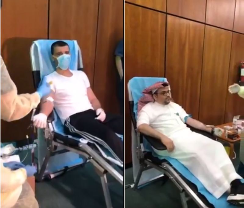 "عمر السومة" يشارك في حملة تبرع بالدم بمقر النادي الأهلي