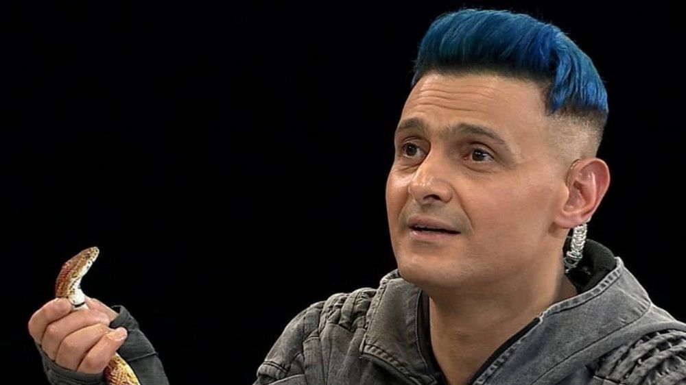 قناة MBC تنشر لقطات محرجة لرامز جلال مع ممثلة مصرية شهيرة في برنامج "رامز مجنون رسمي" وهي تصرخ "البنطلون !! .. شاهد