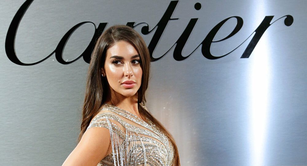 هل تخيلتم كيف كان شكل الفنانة ياسمين صبري قبل عشرين سنة .. لن تصدقو عند مشاهدتكم هذة الصورة !!