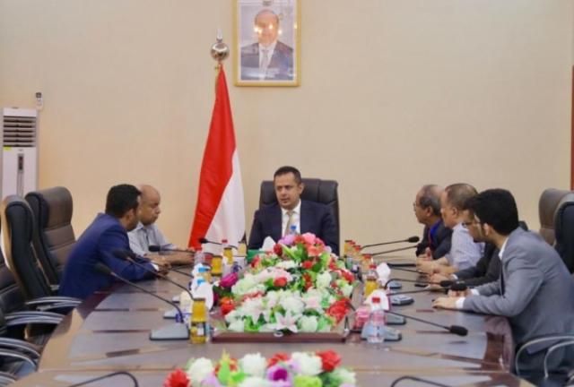 مصادر : اتفاق يلوح بالافق ينص على تشكيل حكومة برئاسة هذه الشخصية وبمشاركة المجلس الانتقالي