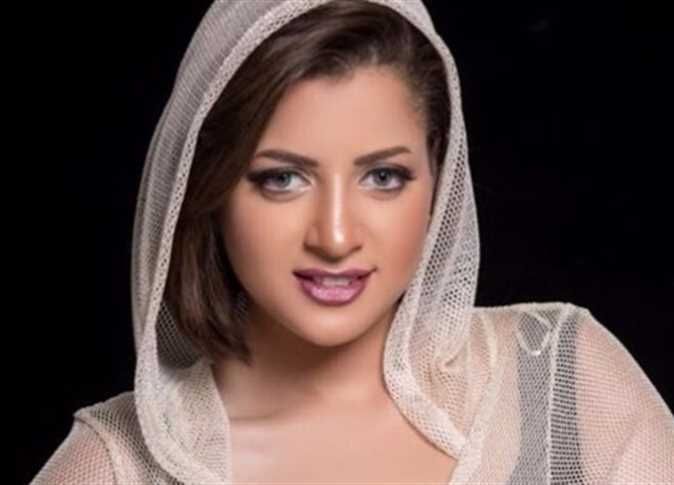 هل تذكرون ‘‘الفنانة منى فاروق’’ التي ظهرت بـ’’الفيديوهات الاباحية‘‘ مع ‘‘خالد يوسف‘‘ .. شاهد الفيديو الجديد الذي تم تسريبه لها وهي مع شخص آخر.."فيديو"