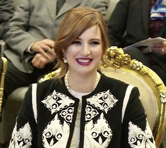 ما هي المهن السابقة لزوجات ملوك ورؤساء دول العالم؟