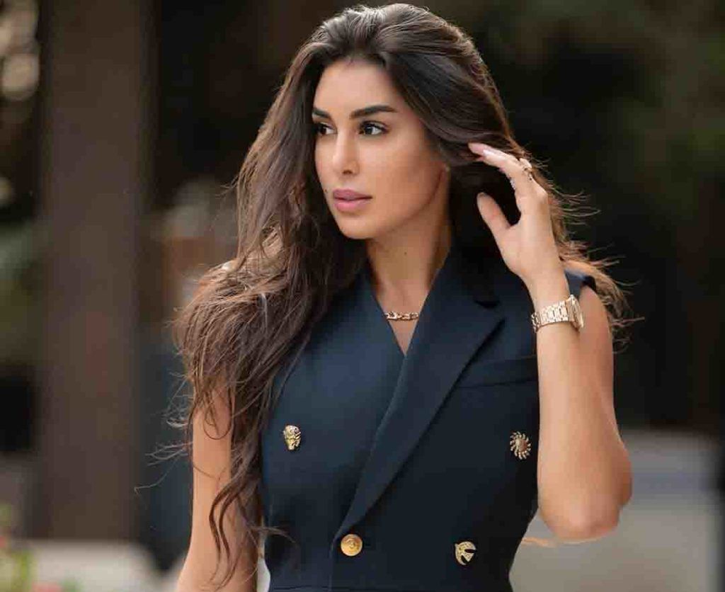بالصورة- ياسمين صبري تظهر ببطن منتفخ