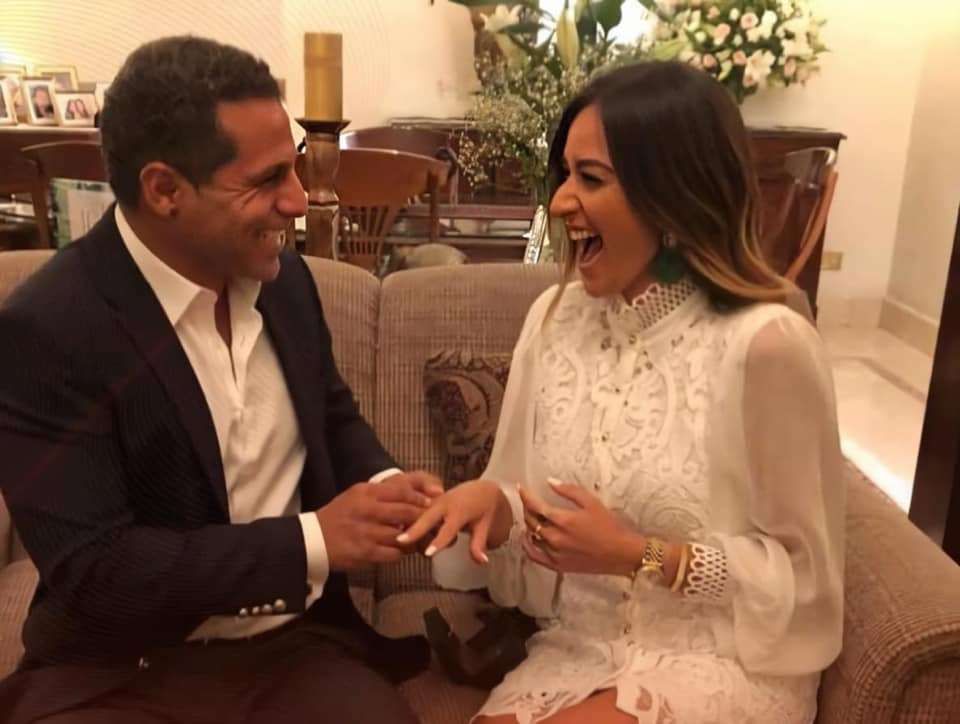 بالصور.. تعرف على خطيب الفنانة أمينة خليل