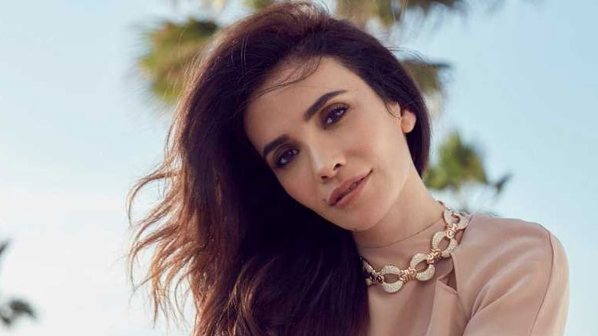 هل تذكرون نجمة مسلسل "نور ومهند" .. شاهدو فضيحتها الجديدة التي نشرتها اليوم ..ظهرت بصور عارية وكشفت عن مناطقها الحساسة