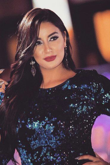 أرتدت ملابس عارية وجلست بطريقة مثيرة.. نجمة مسلسل "البرنس" تصدم المتابعين بظهورها الفاضح.. شاهد الصور