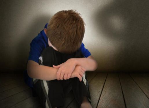 دبي تشهد ابشع جريمة جنسية.. سائق عمره 60 عام يفرغ شهوته في هذا الطفل 3 سنوات.. والمفاجأة بردة فعل والدة الضحية.. شاهد