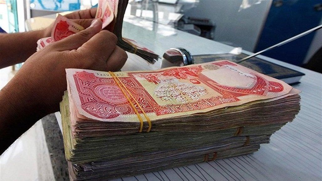 المالية تعلن المباشرة بصرف رواتب الموظفين لشهر أيلول