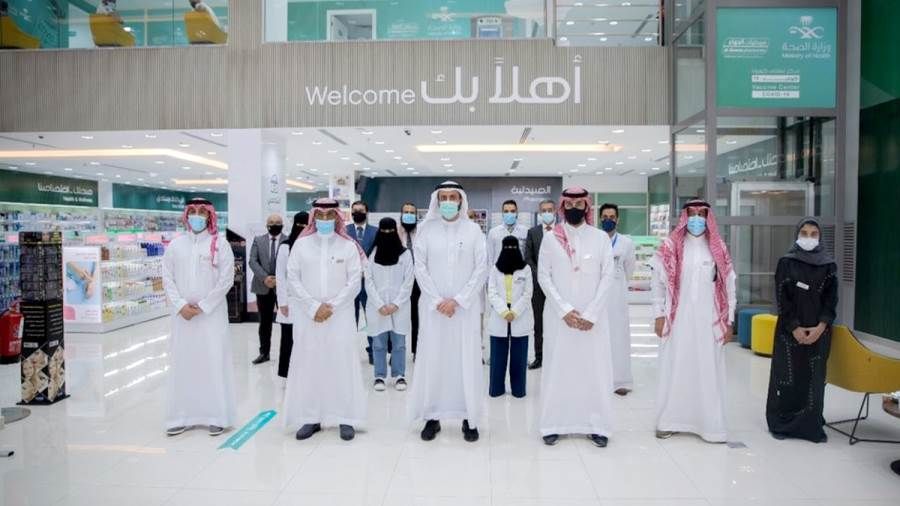 السعودية.. موظفي الصحة يودعون الوزير بعد تجاوز "أكبر جائحة في العصر الحديث"