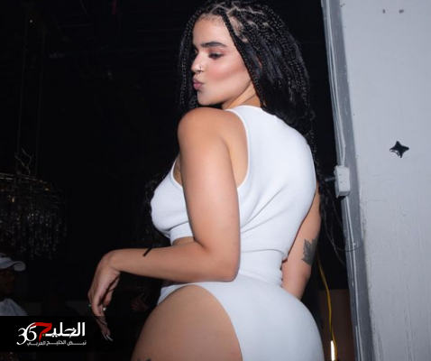 شاهد .. رهف القنون تنزع ثوب الخجل وتلامس عوراتها المكشوفة للترويج لموقع اباحي ومتابع: فشر مودل أش