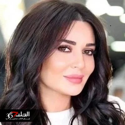بأوقح إطلالة على الكرة الأرضيه .. الفنانة سيرين عبدالنور تُلهب الأنترنت بمايوه بنفس لون جسدها أظهر كل شيء ولم يخفي شيء