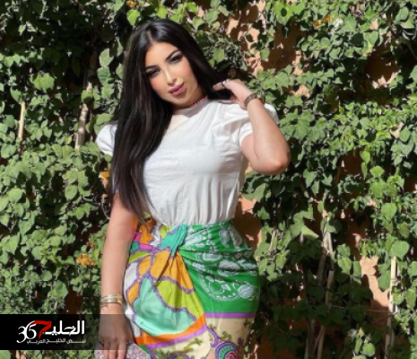 دنيا بطمة تتحدى الجميع وتبرز مفاتنها بالضيق القصير ..احلى من سما المصري