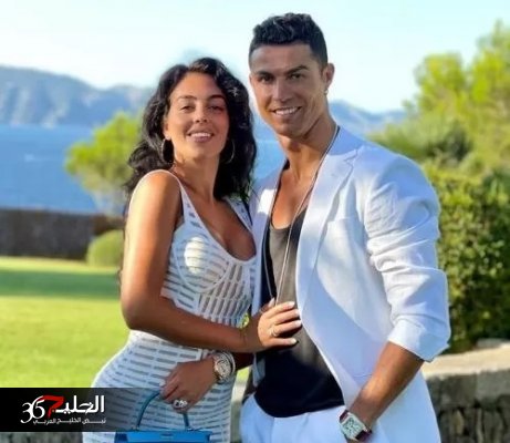 جننت شباب السعودية .. جورجينا صديقة رونالدو تفجر الأنترنت بالبكيني الشفاف والفاضح من السعودية