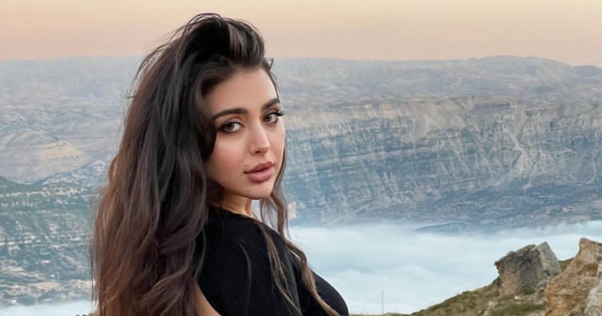 بفستان أظهر رشاقتها..هيا مرعشلي تخطف الأنظار بجمالها