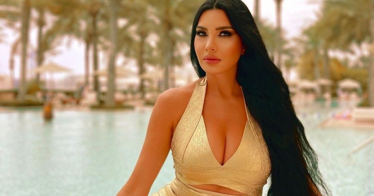 لاميتا فرنجية بالهوت شورت..رشاقتها حديث الجمهور-بالصور