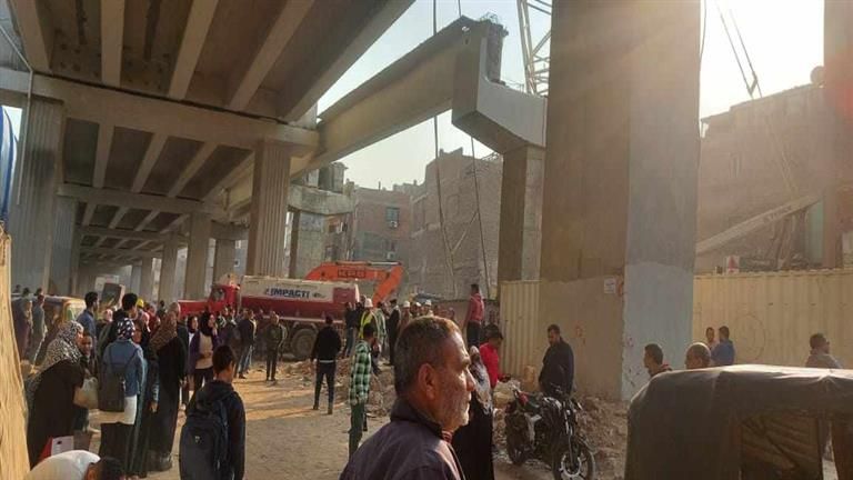 بالصور.. جثة و5 مصابين في انهيار جزئي بمحور في الجيزة