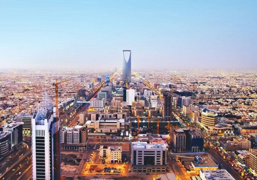 «قروض الأفراد» تستحوذ على 1.240 تريليون ريال من الائتمان المصرفي