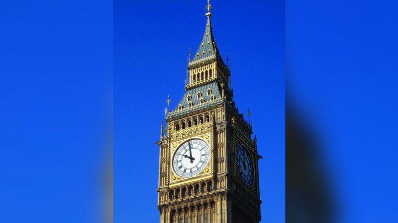 الامارات | جرس «بيغ بن» يحتفل بمئوية بث رنّته الشهيرة عبر «بي بي سي»