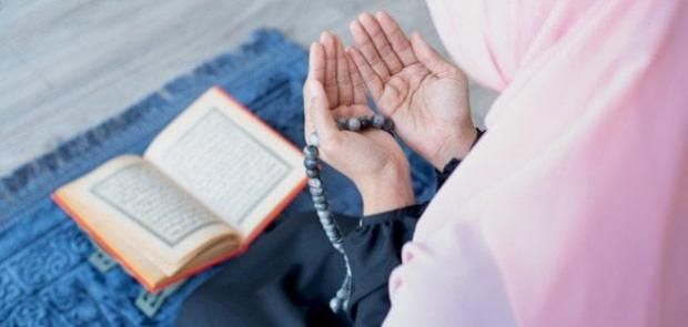 أفضل أدعية من الأم لأبنائها للنجاح والتوفيق.. احرصي على ترديدها