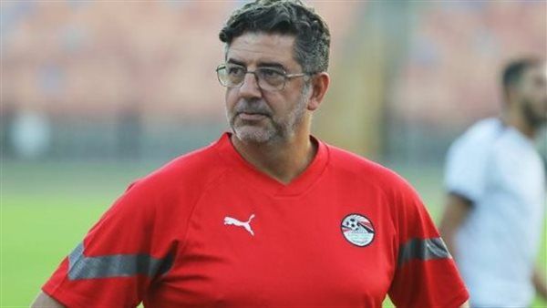 سيراميكا يفتح النار على روي فيتوريا بسبب قائمة المنتخب