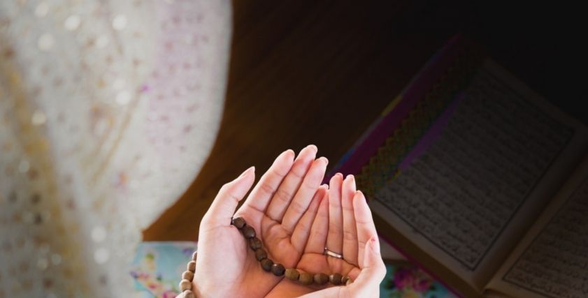 أفضل أدعية من الأم لأبنائها للنجاح والتوفيق.. احرصي على ترديدها