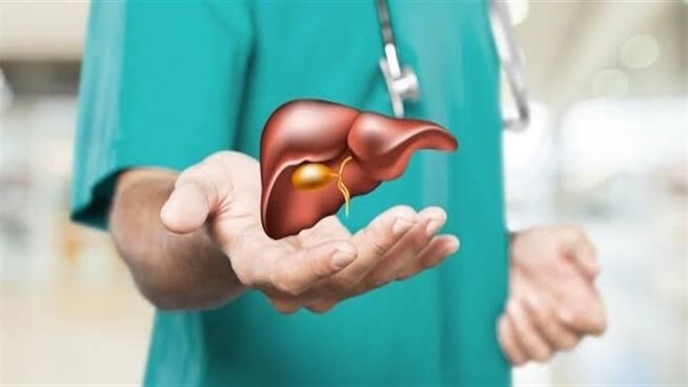 تظهر على قدميك.. احذر أعراض قد تكشف إصابتك بمشكلات في الكبد
