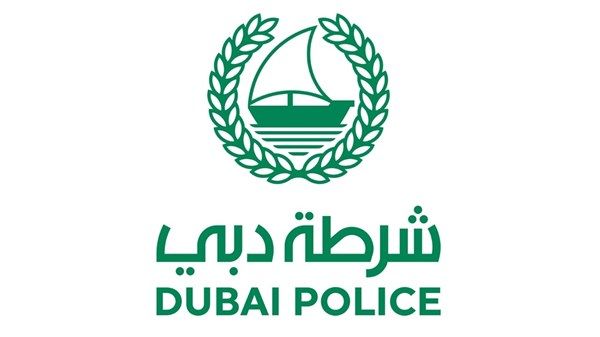 شرطة دبي تُعيد 76 ألف درهم لسائح في "نصف ساعة"