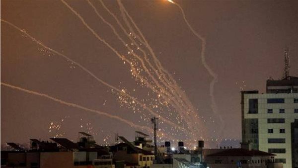 الفصائل الفلسطينية تقصف تل أبيب بوابل من الصواريخ