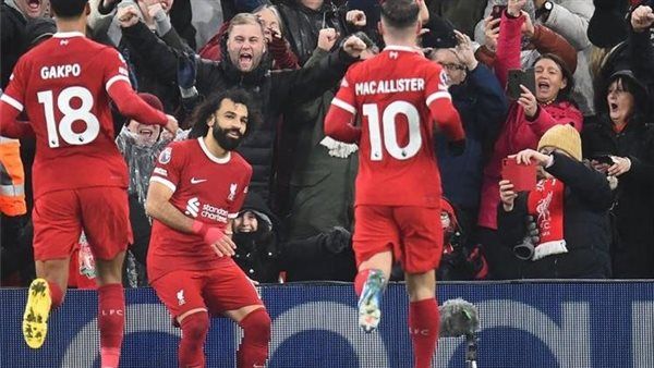 محمد صلاح يتلقى رسالة من ماك أليستر قبل الكان