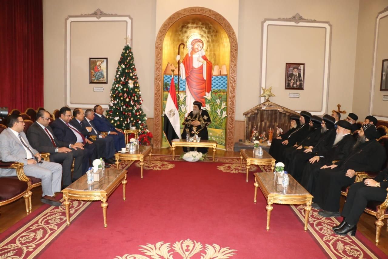 رئيس قضايا الدولة يهنئ البابا تواضروس الثاني بالعام الميلادى الجديد.. صور