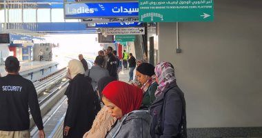 محطة مترو إمبابة مزدحمة بالركاب فى ثانى أيام التشغيل.. صور