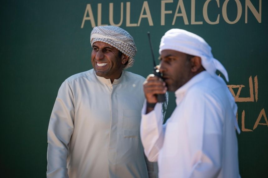 مشاركون بكأس الصقور: ميدان العلا تحفة فنية عالمية