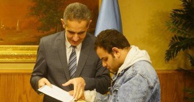 وزارة العمل تعلن تسليم عقود عمل للشباب وذوى همم فى الغربية